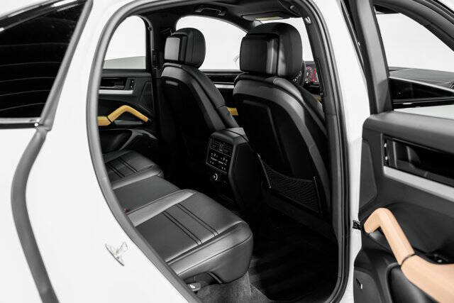 2024 Porsche Cayenne Coupe