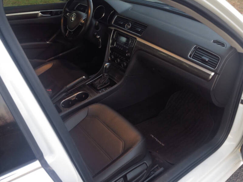 2016 Volkswagen Passat 1.8T SE