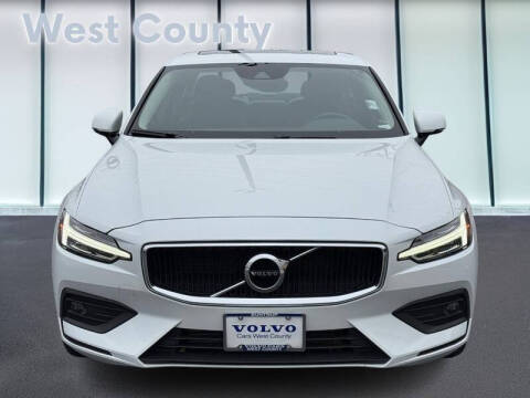2021 Volvo S60 T6 Momentum