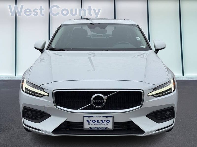 2021 Volvo S60 T6 Momentum
