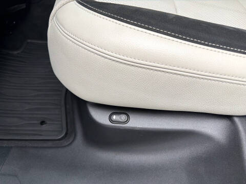 2018 Land Rover Range Rover Velar P250 R-Dynamic SE