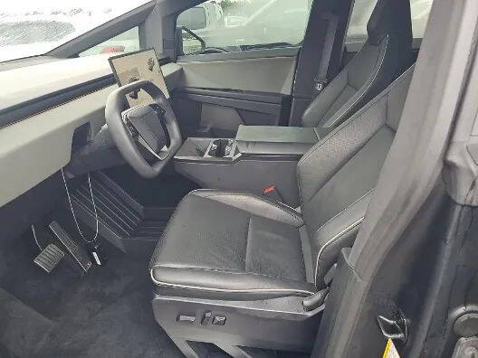 2025 Tesla Cybertruck