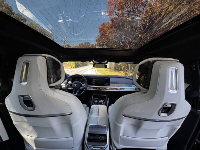 2023 BMW 7 Series 740i