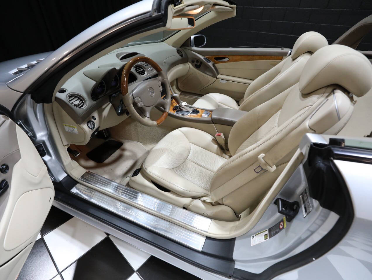 2007 Mercedes-Benz SL-Class 36