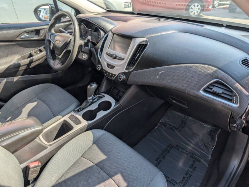 2017 Chevrolet Cruze LS Auto