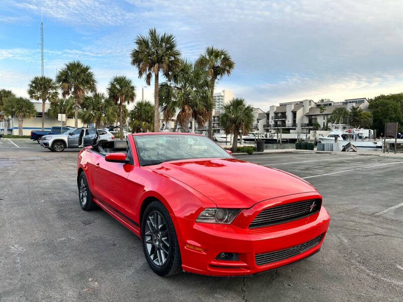 2013 Ford Mustang V6 Premium photo 15