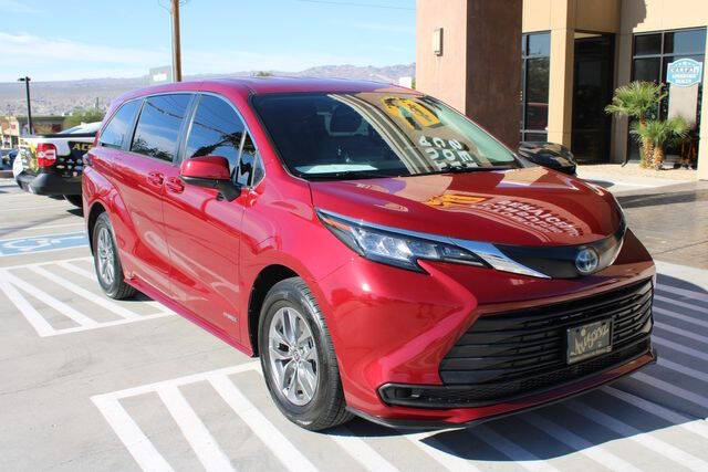 2021 Toyota Sienna LE 8-Passenger