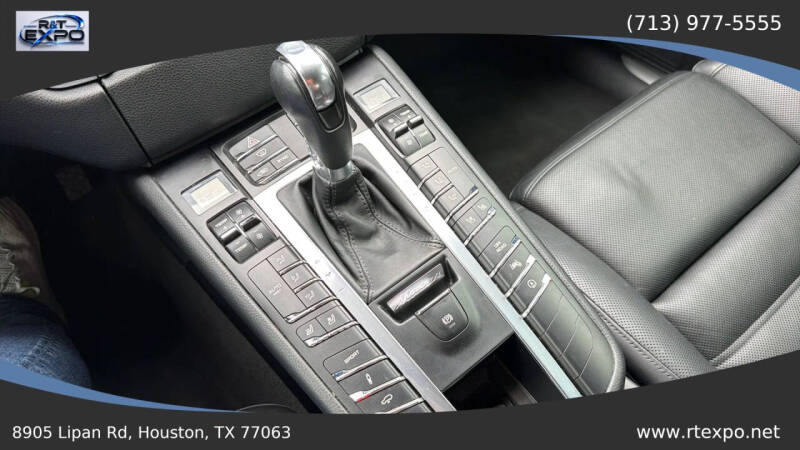 2015 Porsche Macan Turbo