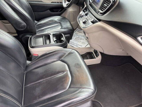 2020 Chrysler Voyager LXi