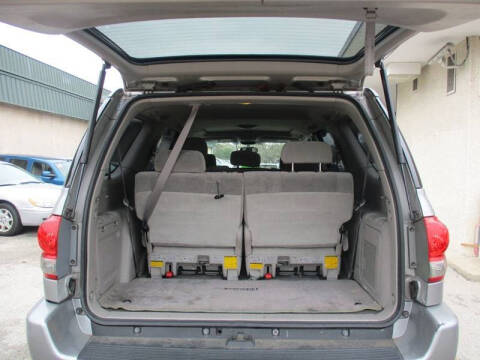 2005 Toyota Sequoia SR5