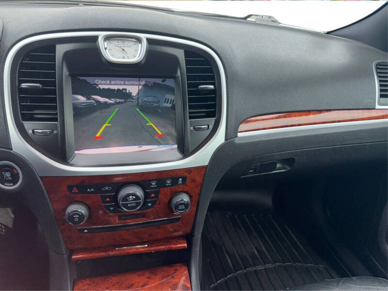 2012 Chrysler 300 Limited