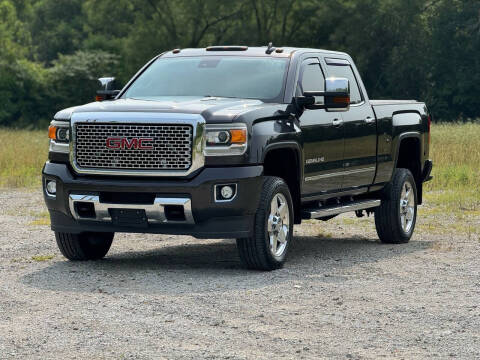 2015 GMC Sierra 2500HD for sale at OVERDRIVE AUTO SALES, LLC. in Clarksville IN