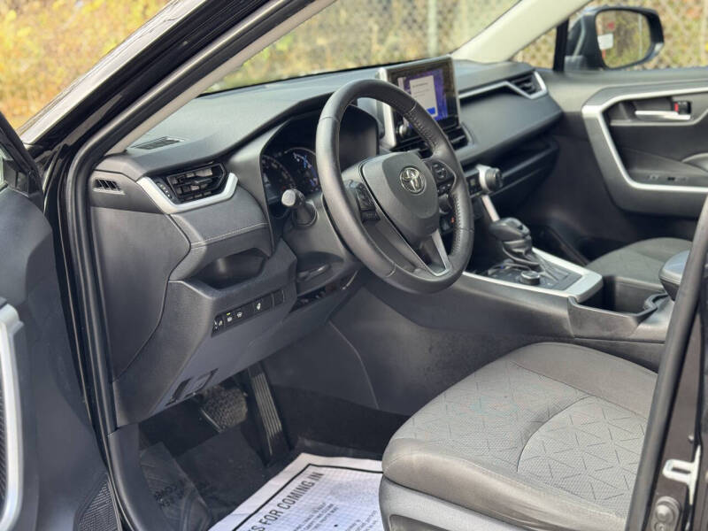 2024 Toyota RAV4 Hybrid XLE