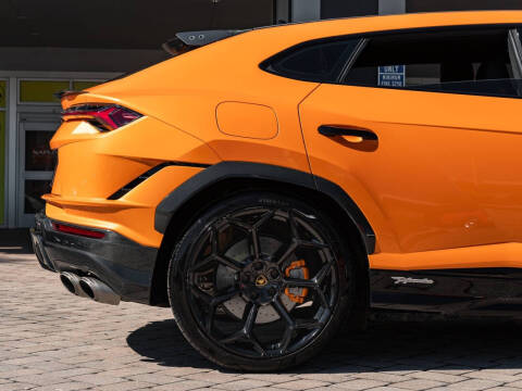 2023 Lamborghini Urus Performante