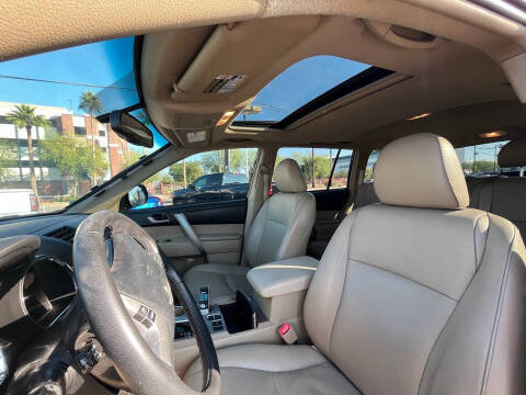 2012 Toyota Highlander SE