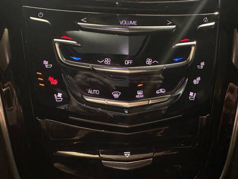 2018 Cadillac Escalade Luxury