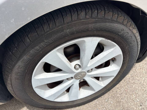 2013 Kia Rio 5-Door EX