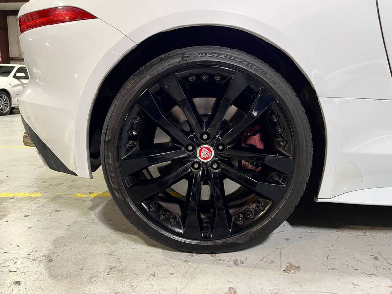 2016 Jaguar F-TYPE R