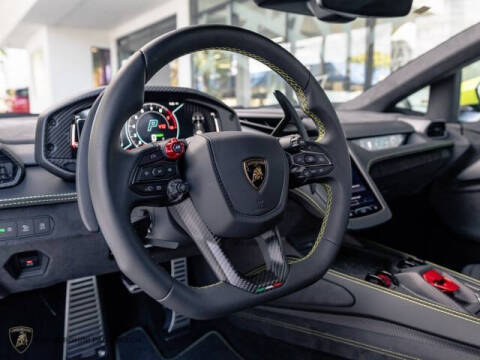 2025 Lamborghini Revuelto