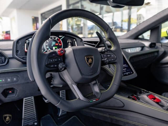 2025 Lamborghini Revuelto