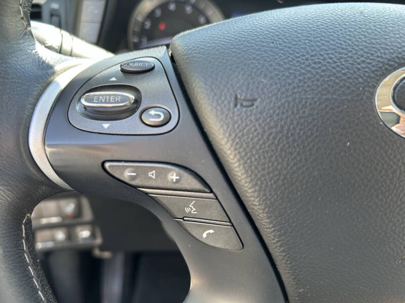 2012 Infiniti M37