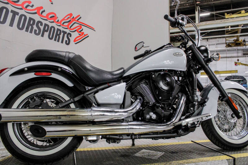 2021 Kawasaki Vulcan 900 Classic