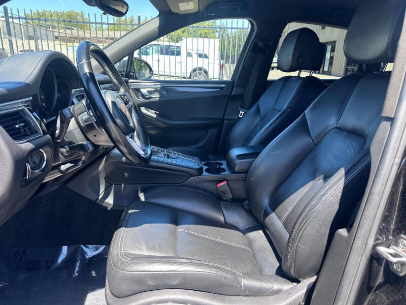 2017 Porsche Macan