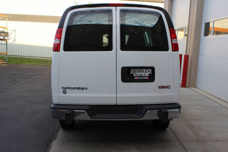 2023 GMC Savana 2500