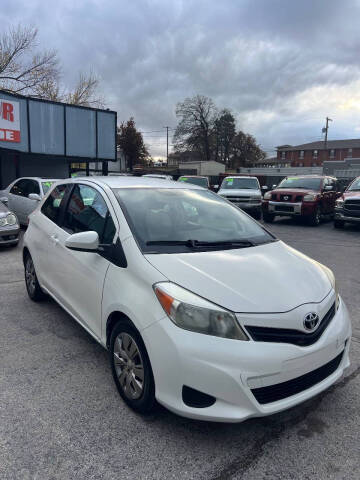 2012 Toyota Yaris 3-Door LE