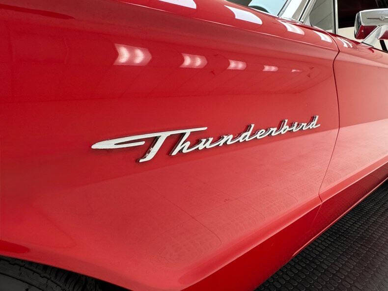 1964 Ford Thunderbird