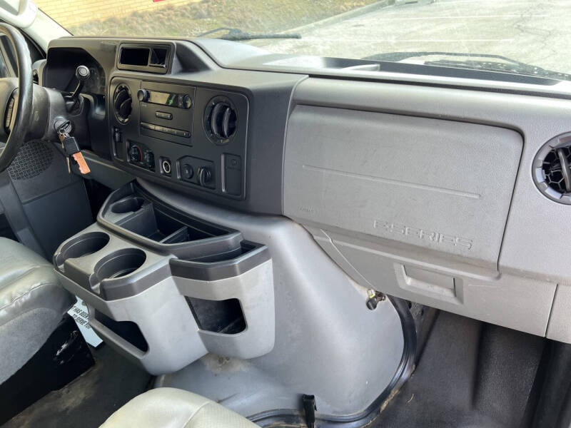 2011 Ford E-Series E-250