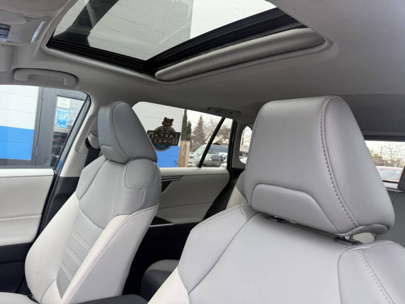 2020 Toyota RAV4 XLE Premium