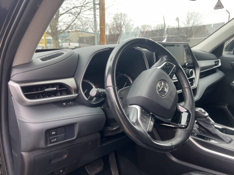 2021 Toyota Highlander XLE