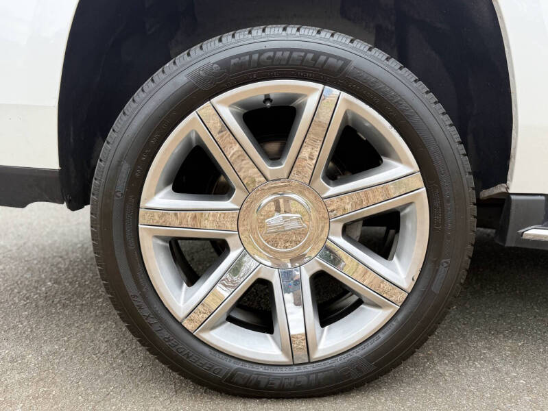 2018 Cadillac Escalade ESV Luxury