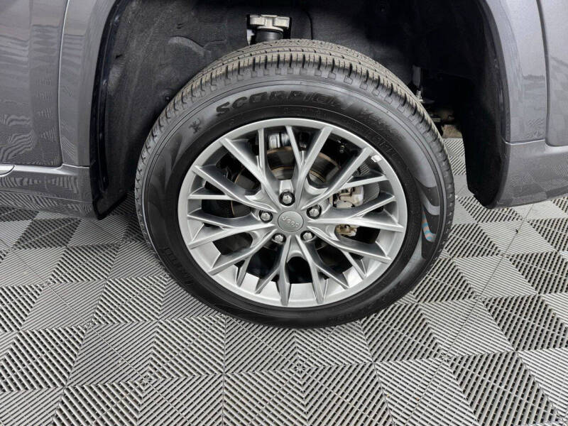 2025 Jeep Grand Cherokee Summit