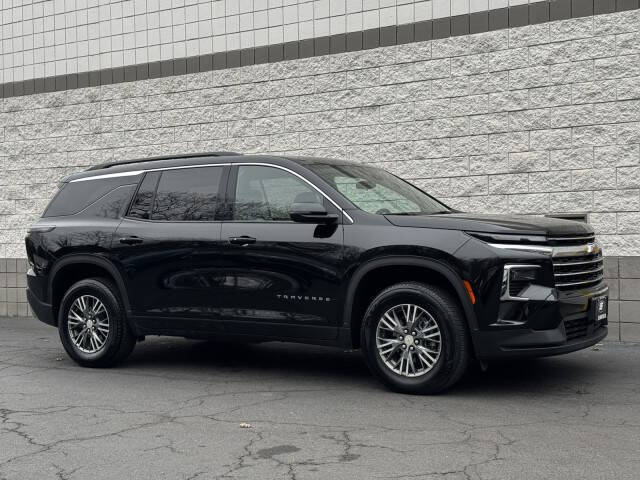2024 Chevrolet Traverse LT