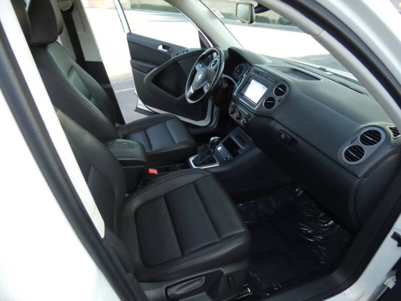 2017 Volkswagen Tiguan 2.0T Wolfsburg Edition