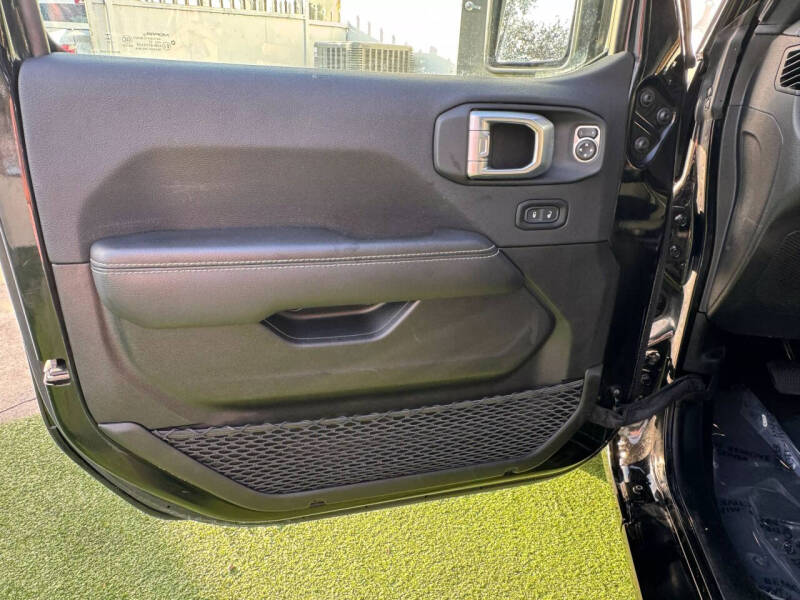 2023 Jeep Gladiator Overland