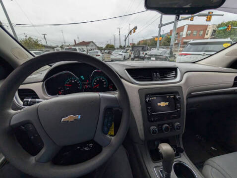 2017 Chevrolet Traverse LS