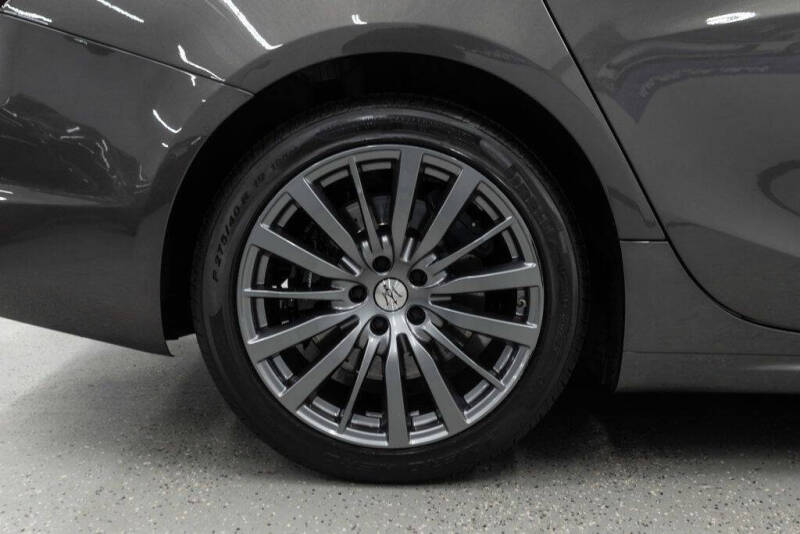 2022 Maserati Ghibli Modena Q4