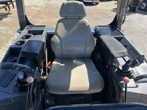 2020 DEERE 450 LGP