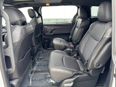 2024 Toyota Sienna XSE 7-Passenger