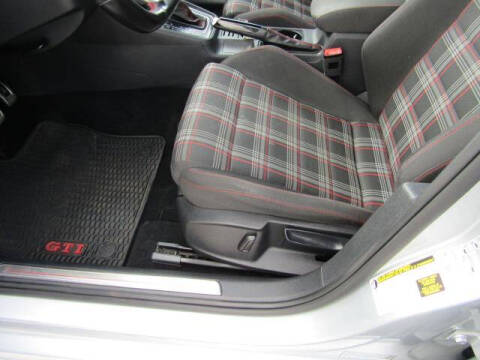 2017 Volkswagen Golf GTI Sport