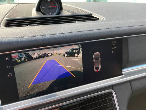 2023 Porsche Panamera 4 Platinum Edition