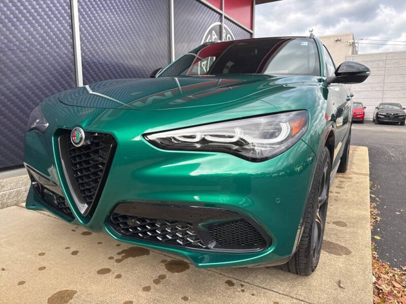 2025 Alfa Romeo Stelvio Intensa