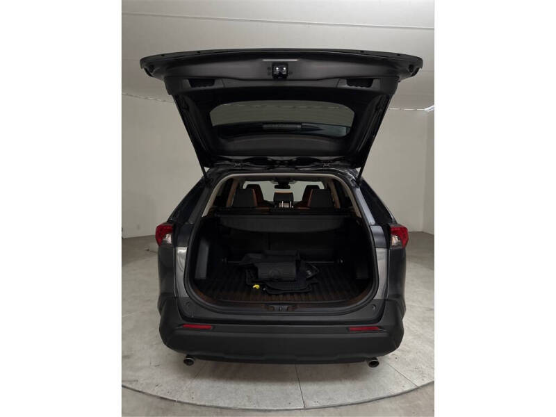 2020 Toyota RAV4 Hybrid LE