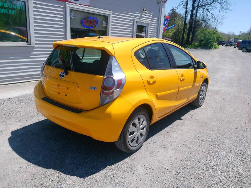 2014 Toyota Prius c Two