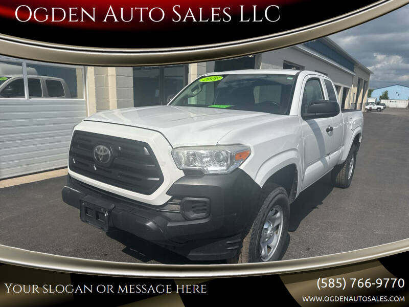 2019 Toyota Tacoma SR's photo