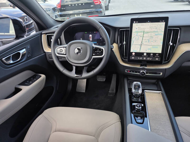 2026 Volvo XC60 B5 Plus