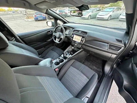 2020 Nissan LEAF SV